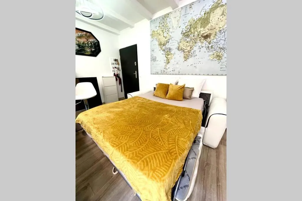Exceptionnelle maison de ville ✧Cour privée ✧Métro Paris Appartement