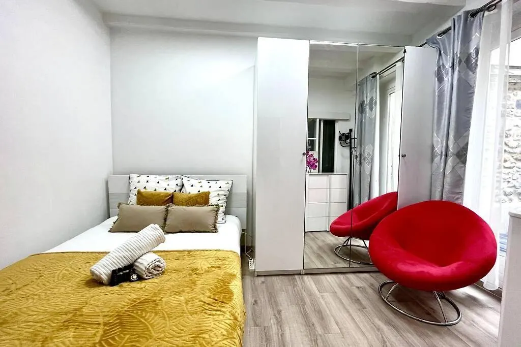 Exceptionnelle maison de ville ✧Cour privée ✧Métro Paris